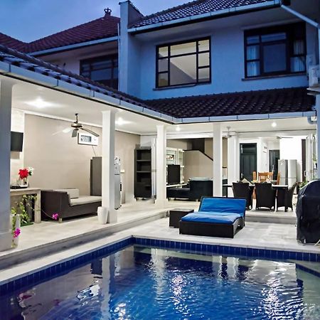4 Bedroom Villa Kuta Regency B10 Exteriér fotografie