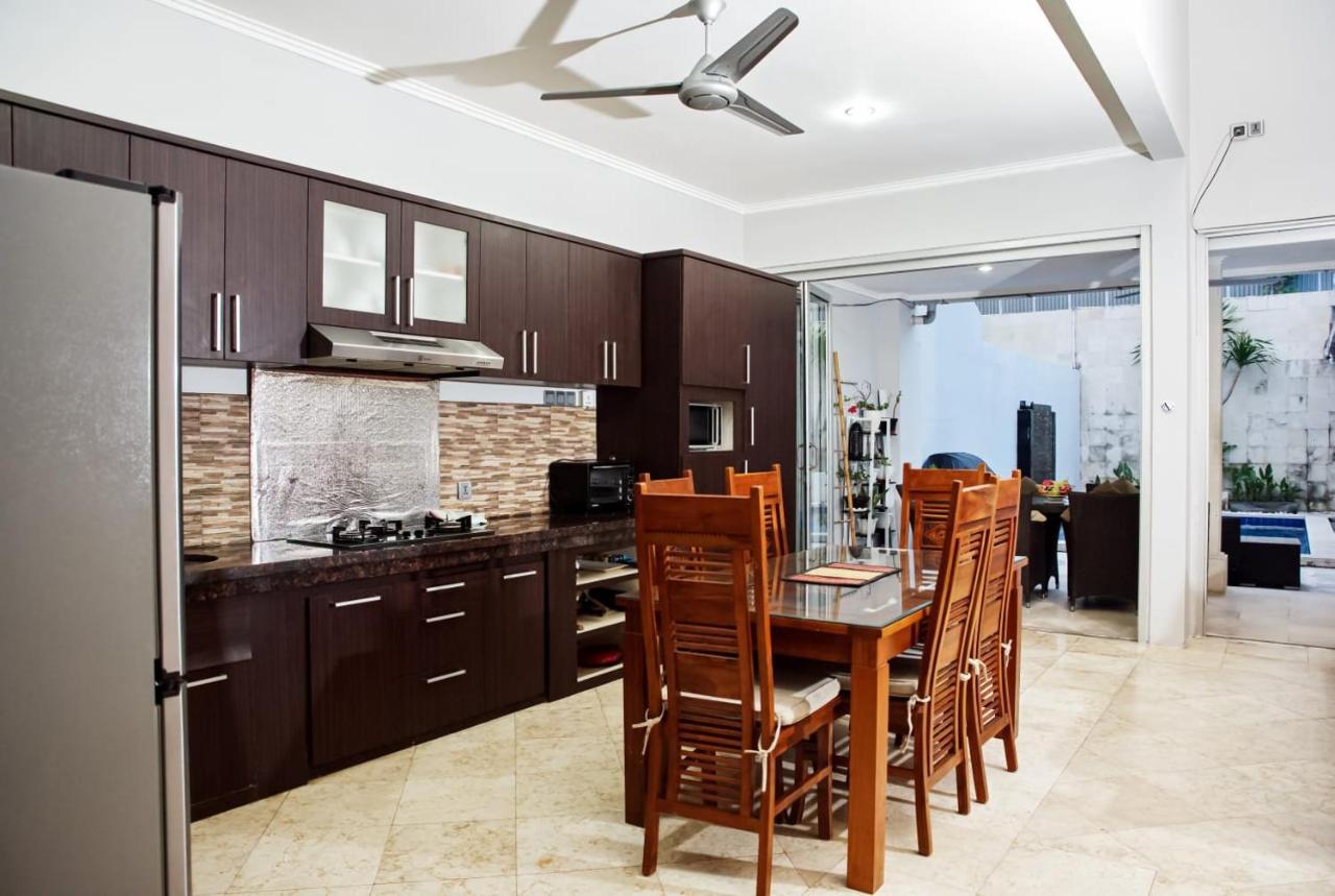 4 Bedroom Villa Kuta Regency B10 Exteriér fotografie