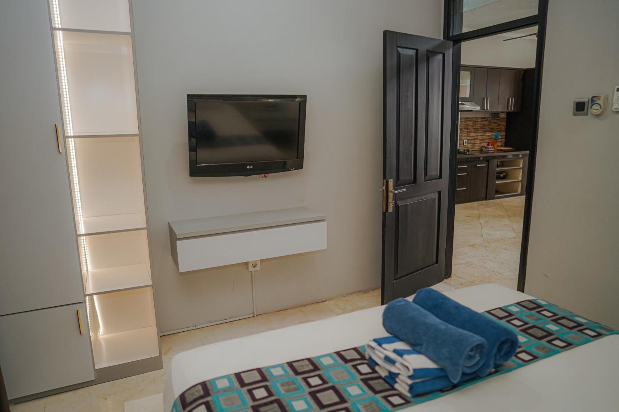 4 Bedroom Villa Kuta Regency B10 Exteriér fotografie